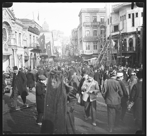 Busy street in late Ottoman Istanbul used as preview for A People’s History of the Modern Middle East